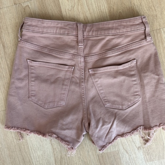 Universal Thread women’s shorts.  Dusty rose color. Raw hem. Size 2/26. - Picture 2 of 3